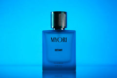 MYORI Defiant 50 ml parfüm şişesi, ananas ve narenciye ile ürün fotoğrafı
